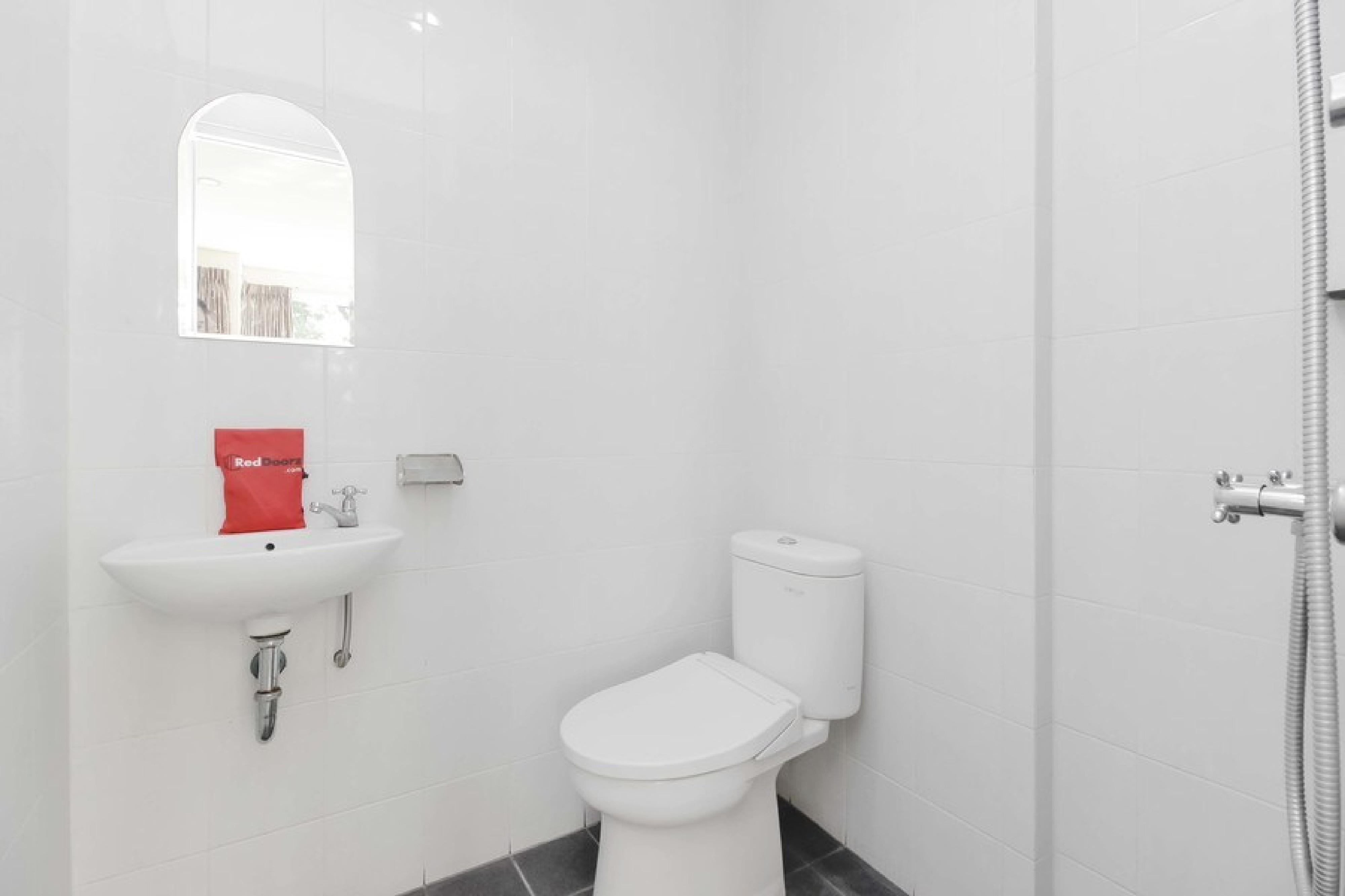 Reddoorz Near Pancoran Hotell Jakarta Exteriör bild