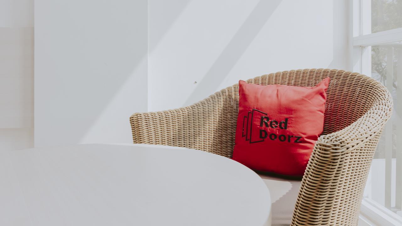 Reddoorz Near Pancoran Hotell Jakarta Exteriör bild