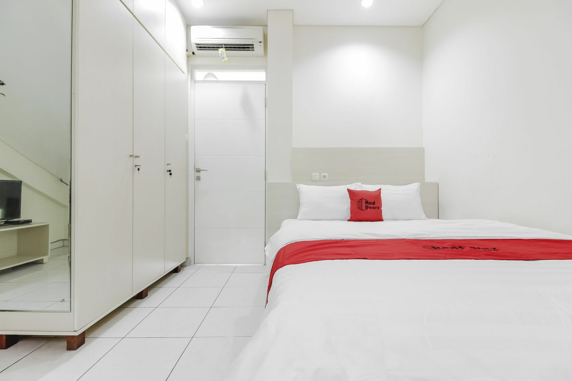 Reddoorz Near Pancoran Hotell Jakarta Exteriör bild