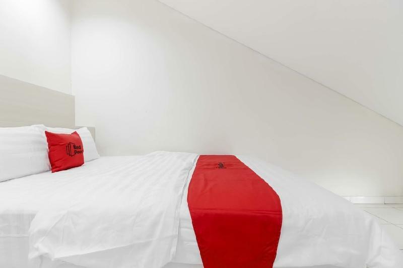 Reddoorz Near Pancoran Hotell Jakarta Exteriör bild